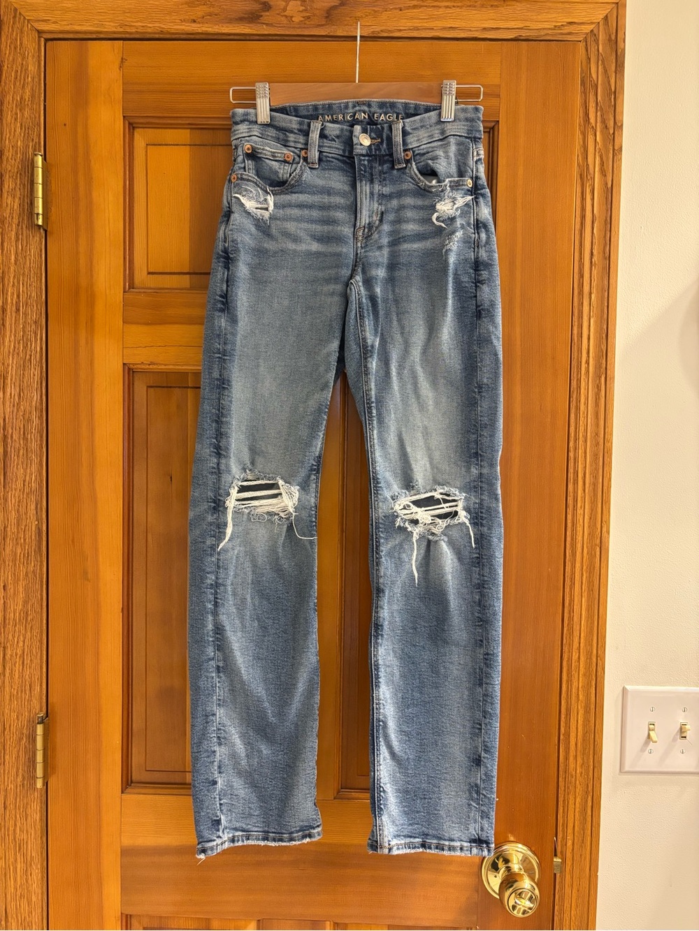 American Eagle Curvy Straight distressed stretch denim jeans